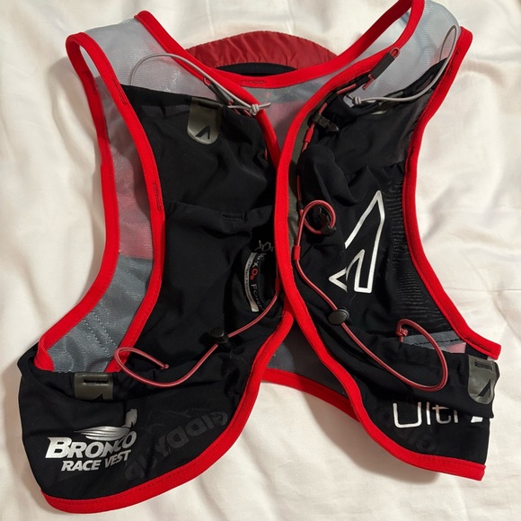 UltraAspire hydration vest - Picture 2 of 2